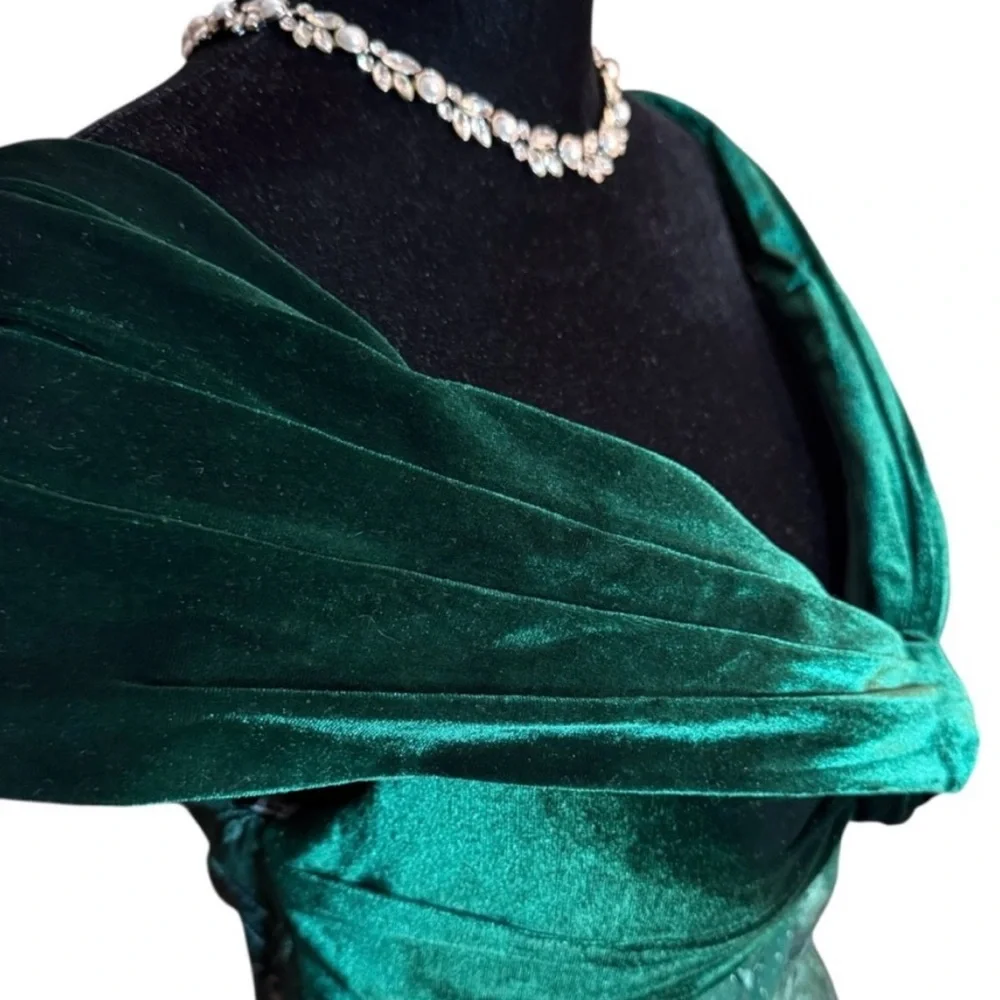JJ’s House Dark Green Off Shoulder 8 Dress  Velvet Bodice Embroidered Euro Glam - Picture 2 of 10